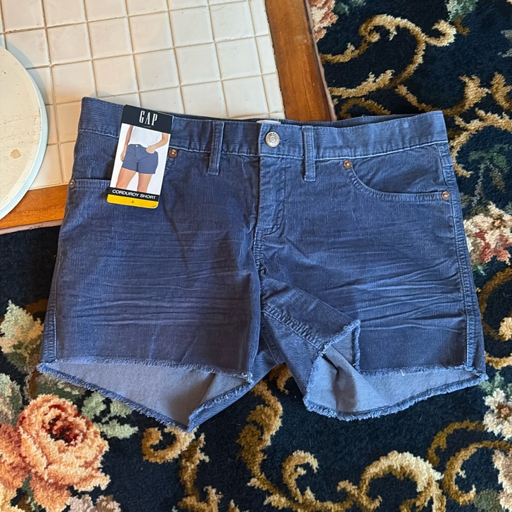 Gap frayed hem‎ soft stretch corduroy short. NWT. Retail 49.95